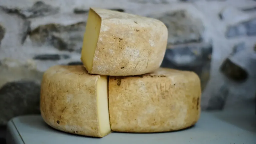 Raw cheddar cheese recall
