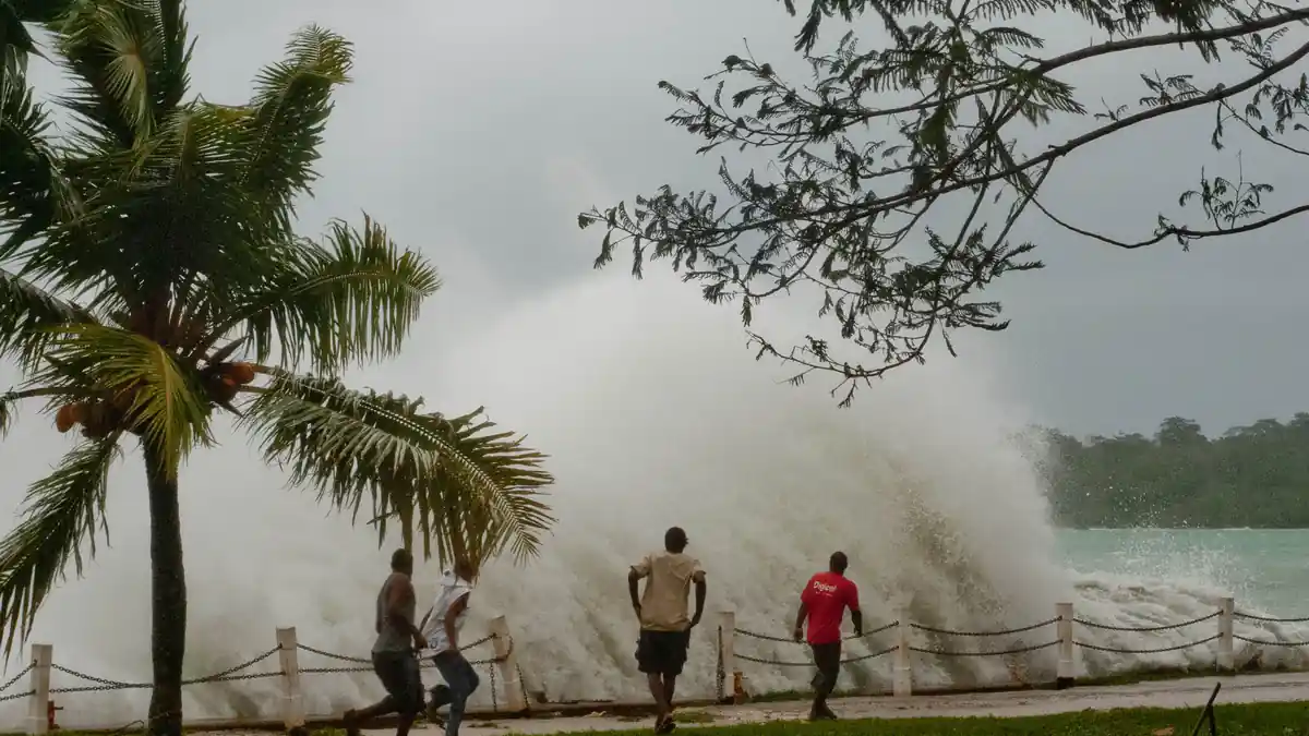 Imd Module Cyclone Arnab landfall tracker: IMD timing, path, and coastal alerts ...
