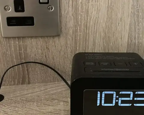 Digital alarm clock illustrating the 2026 daylight saving time change