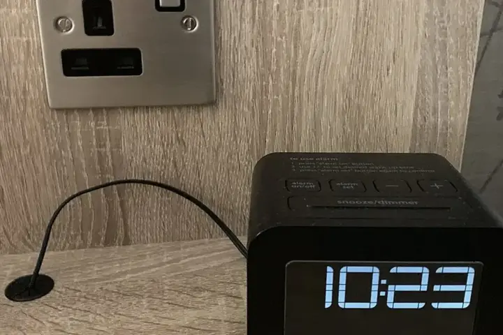 Digital alarm clock illustrating the 2026 daylight saving time change