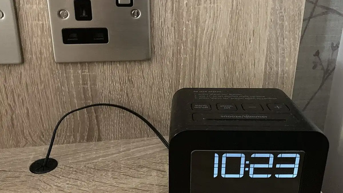 Digital alarm clock illustrating the 2026 daylight saving time change