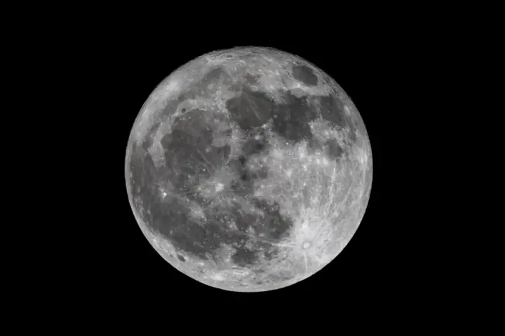 Illustration image related to: Full Hunters Moon Peaks at 4