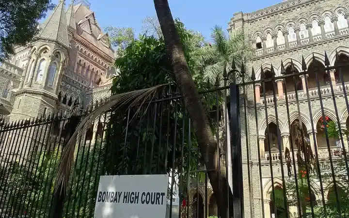 Bombay High Court - Maidan - Mumbai - Maharashtra - India (25805018874).jpg