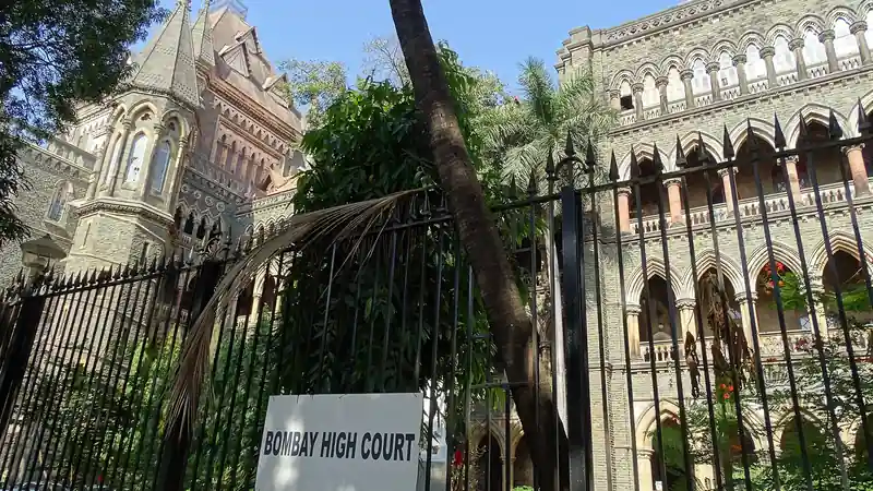Bombay High Court - Maidan - Mumbai - Maharashtra - India (25805018874).jpg