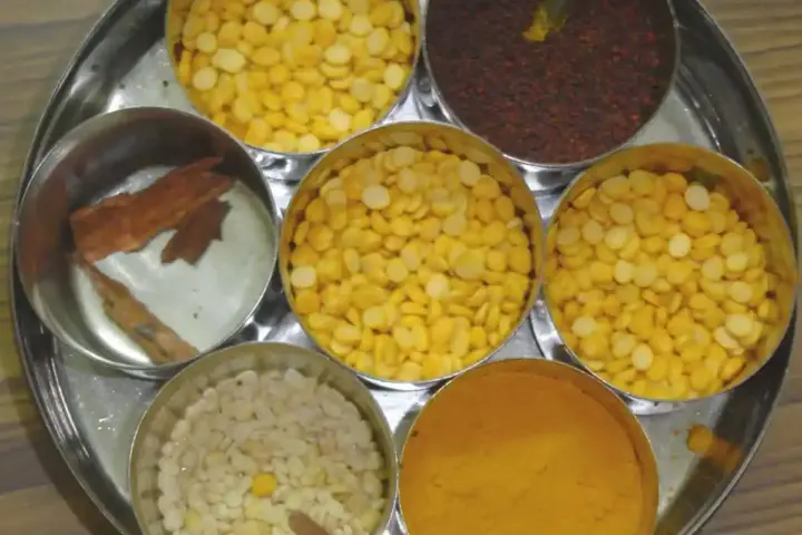 Common Indian household spices in bowls