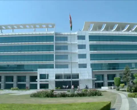 Public transport in Noida