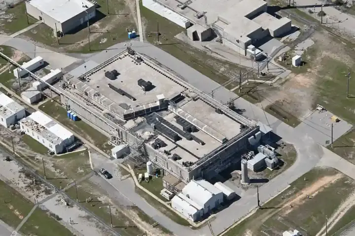 Aerial photograph of industrial buildings and wooded grounds at the Savannah River Site nuclear complex in South Carolina.