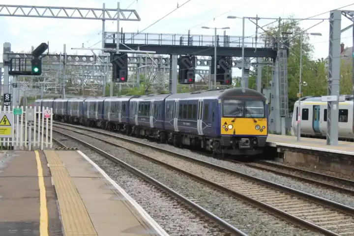 East Midlands Railway Class 360 train at Bedford station